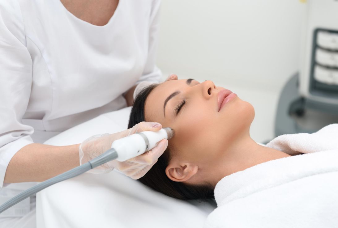 Аппарат Dermadrop: мезотерапия без инъекций Cicada Clinic