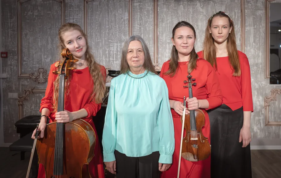 Композитор Людмила Князева с исполнителями своих произведений. Фортепианное трои имени М.Таривердиева исполнит мои произведения в Московской Консерватории