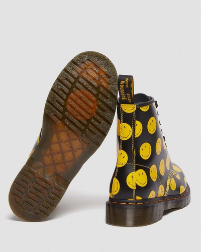 Ботинки Dr Martens 1460 Smiley® Smooth Leather Black
