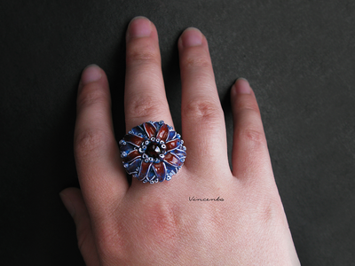 Необычное кольцо "Волшебникум" с гранатовой вставкой