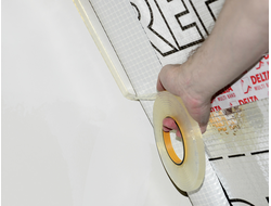 DELTA-TIXX VDR двусторонняя соединительная лента (клеевой жгут) из акрилата для примыканий пароизоляционных плёнок к стенам.