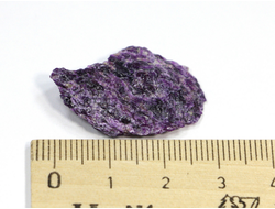 Айоваит (хром-айоваит), Россия, Алтай (30*21*6 мм, вес: 3 г) №21852