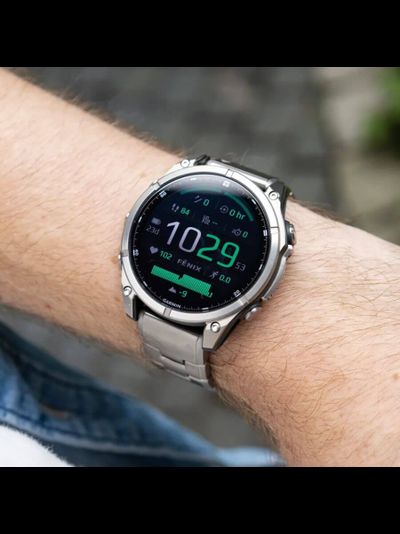 Часы Garmin Fenix 8 - 47mm AMOLED Sapphire Bare Titanium / Graphite / Titanium Band