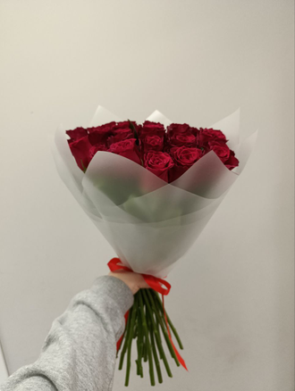 Букет из 25 красных роз