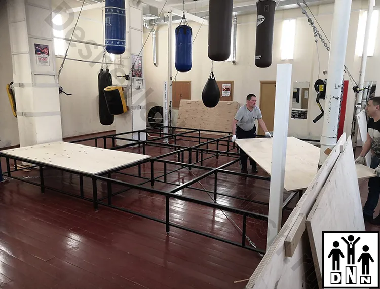 Монтаж ринга на помосте