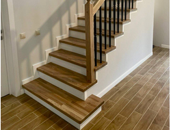 Обшивка бетонной лестницы ясенем