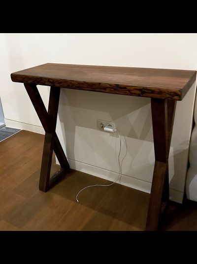 консоль из лиственницы на деревянных ножках