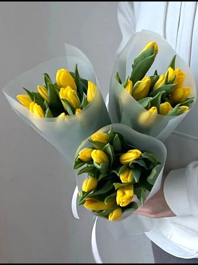 Букет из 9 желтых тюльпанов
