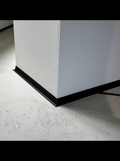 Плинтус Pro Design Corner L 584 Черный