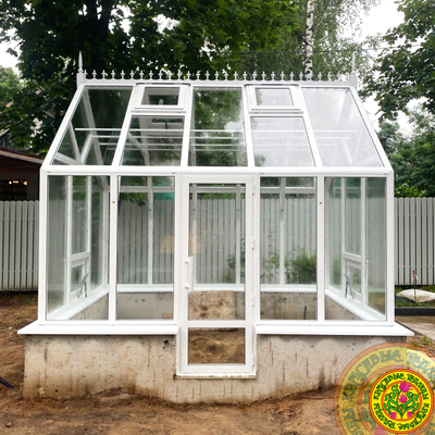 Базовая комплектация теплицы из стекла и алюминия БОТАНИК размером 3500 x 2500 мм