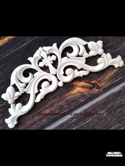 Резное навершие домашнего иконостаса