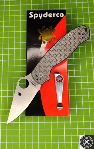 Складной нож SPYDERCO PARA 3 C223 MONKEY EDGE TITANIUM