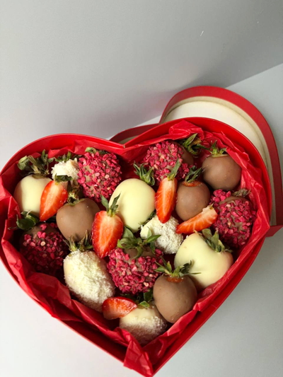 Коробочка клубника в шоколаде