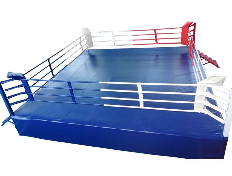 Боксерский ринг на помосте DNN