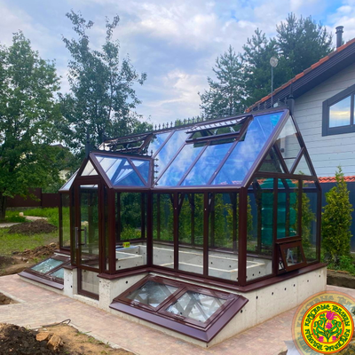 Базовая комплектация теплицы в английском стиле с холлом из стекала и алюминия ЕЛИЗАВЕТА XS размером 5000 x 2500 мм