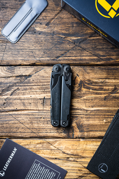 Leatherman Surge Black с чехлом Molle