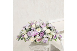 Композиции удлинённой формы из искусственных цветов — идеальный способ добавить яркие акценты в ваш интерьер 26