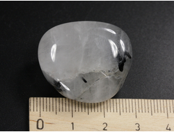 Кварц с черным турмалином (шерл), галтовка, Бразилия (28*25*15 мм, 18 г) №35105