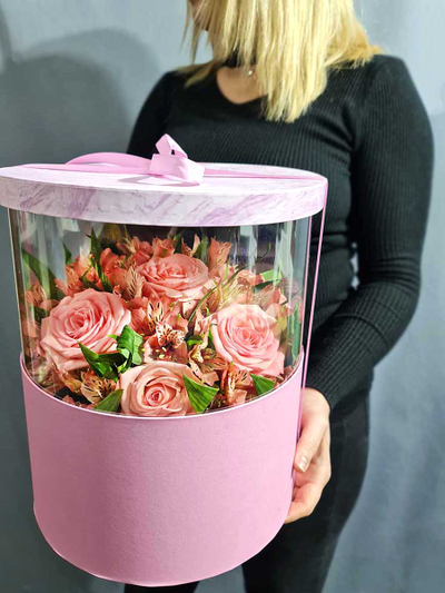 Композиция альсромерия роза и три бабочки №72