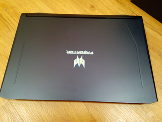 ACER PREDATOR HELIOS 500 PH517-51-78GF ( 17.3 FHD IPS 144Hz i7-8750H GTX1070(8Gb) 32Gb 2Tb + 500SSD )