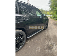 Пороги алюминиевые с пластиковой накладкой (карбон серые) 2020 мм ТСС для Volkswagen Teramont Pro 2025- (Китай)