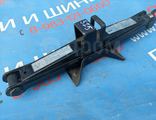 № 325. Домкрат Subaru 1000 кг