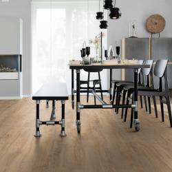 Ламинат Wineo Дуб Монако Светло-коричневый LA216LV4 в интерьере кухни