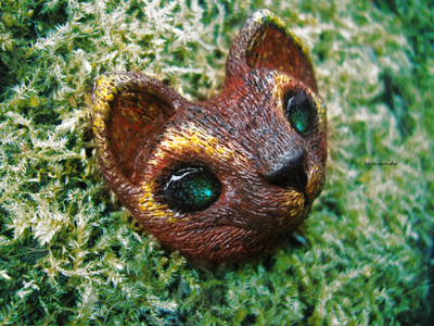 Необычная брошь "Кот-иллюзионист" (миниатюра, 4 см; авангардный стиль)