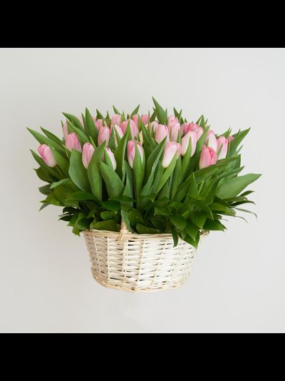 51 розовый тюльпан в корзине