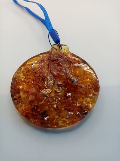 Новогодняя игрушка с лошадью.