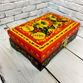 Шкатулка для хранения украшений Цветы красная 120*80 мм с росписью Хохлома