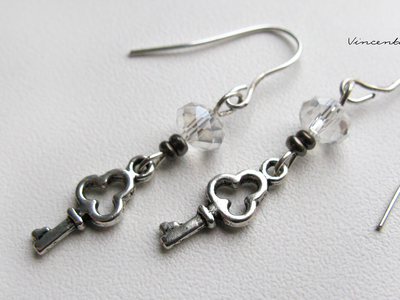 Серьги "Ключики от сновидений" с хрустальными бусинами