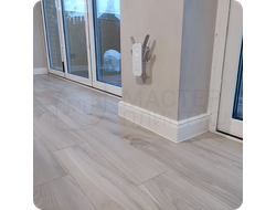 Плинтус ХДФ Dollken Cubu Hamburg Style 100мм Х 2,5 м 5012 Белый в интерьере 10