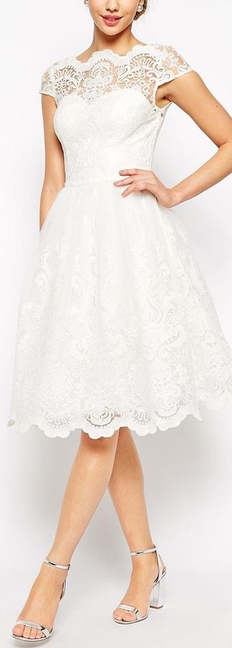 Свадебное платье для росписи в загсе белого цвета длиной ниже колена с пышной юбкой в винтажном стил