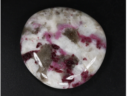 Турмалин розовый в кварце, полировка плоская, Бразилия (41*41*9 мм, 28 г) №35689