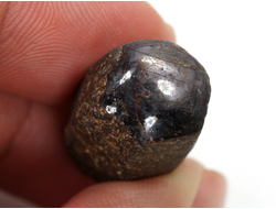 Корунд с иризацией, кристалл, полировка с одной стороны, Индия (27*14*14 мм, 12,6 г) №29902