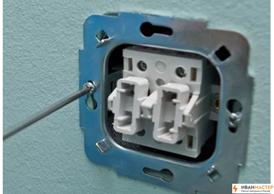 Монтаж выключателя света скрытой установки в стене квартиры | ИВАНМАСТЕР