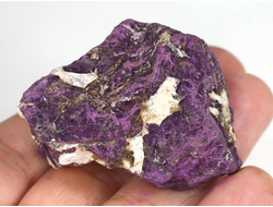Пурпурит с белыми прожилками, коллекционный образец, Намибия (52*36*35 мм, 60 г) №37558