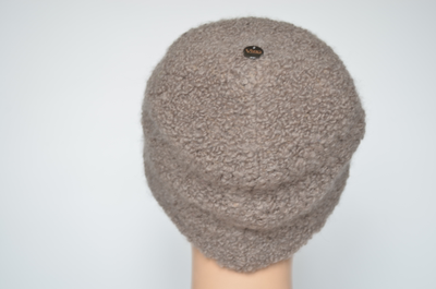 Вязаная кепка жокейка женская зимняя