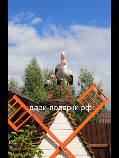 Аисты в гнезде Парочка ( Аист-70см, аист-72см ) полистоун Аист - является символом новой жизни. Согласно русским народным поверьям, аист - птица, приносящая счастье в Ваш дом. Также аист покровительствует рождению детей.