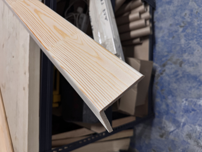 Угол деревянный клеёный 90х90 мм (3 метра)