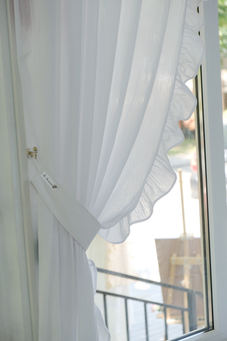 Штора с оборкой по краю