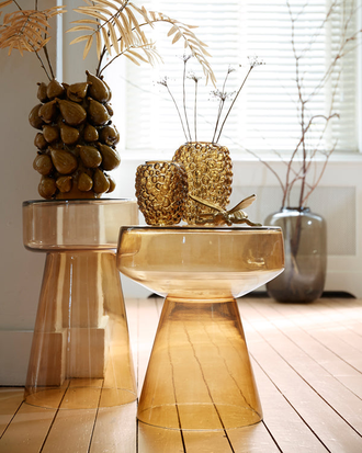 Охровый приставной столик “Флу” Ø 37