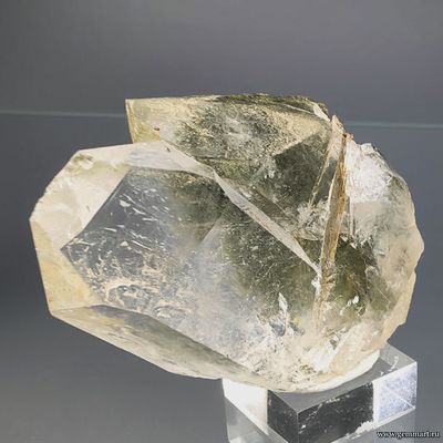 Горный хрусталь с включениями хлорита. Северная Осетия. 55*40*18мм.