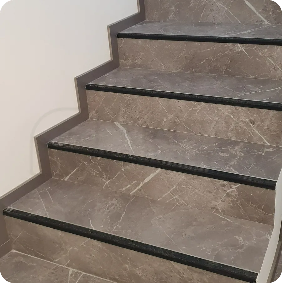 Современный классицизм: установка Dollken Cubu Flex Life 80 в бронзовом цвете - воплощение классического дизайна в современном прочтении.