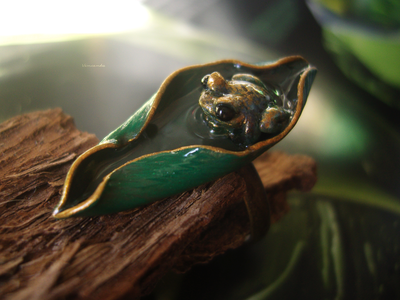 "После дождя", необычное кольцо с тропической лягушкой