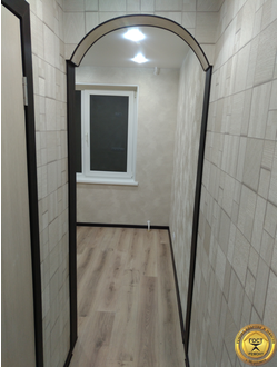 Ремонт кухни под ключ в Мурманске хрущёвка цена поклейка обоев штукатурка стен ламинат арка.