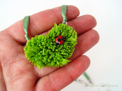 Кулон "Травяное сердечко".