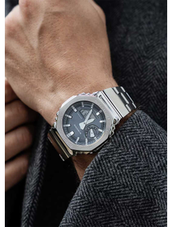 Часы Casio G-Shock GM-2110D-8A