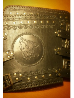 Пара наручей "Медведь".